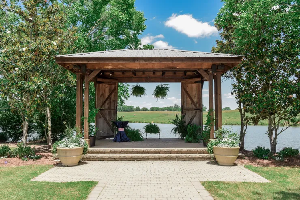 Oakhurst Farm Weddings & Corporate Events Image