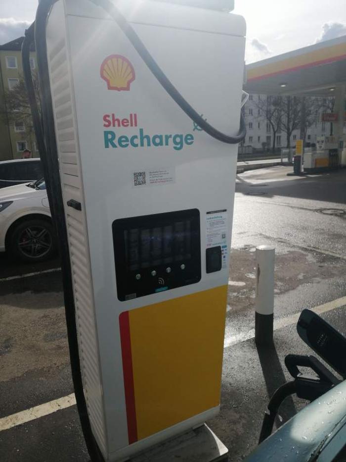 Shell Recharge Charging Station, Frankfurter Ring in München