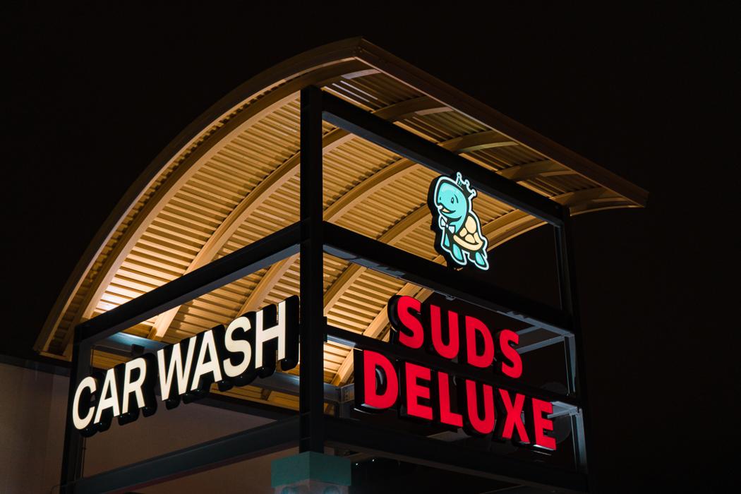 Suds Deluxe Car Wash Image