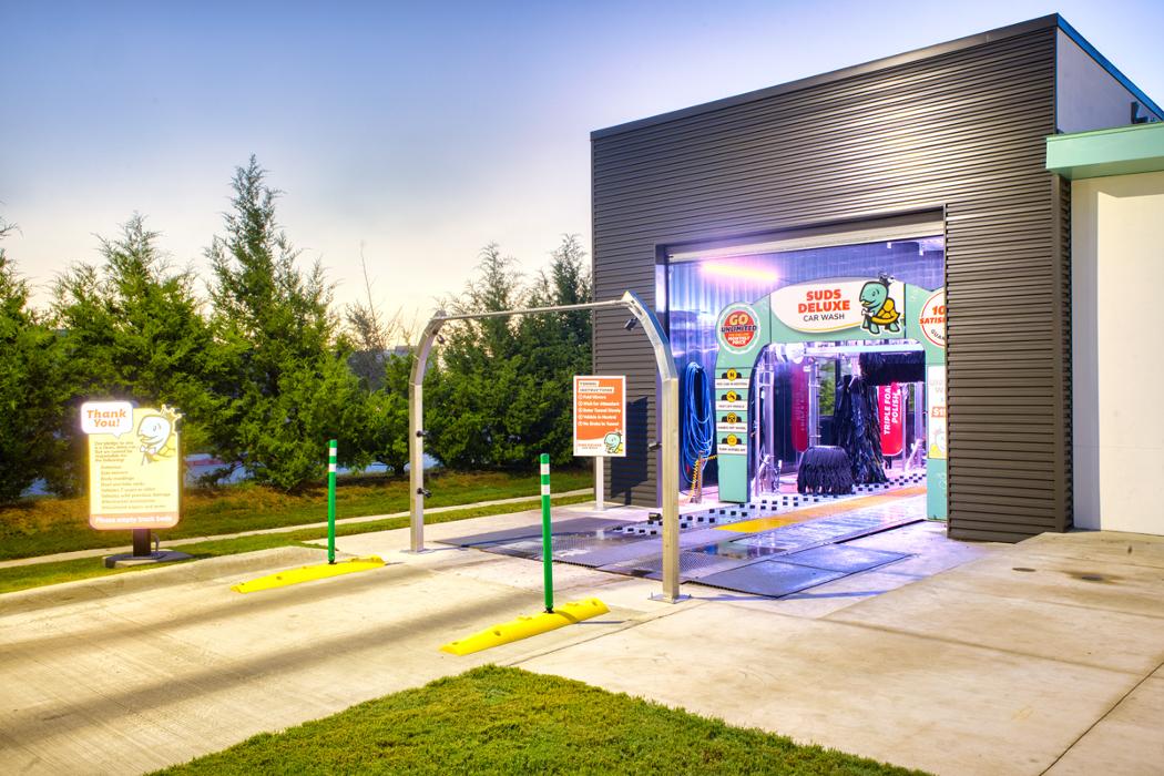 Suds Deluxe Car Wash