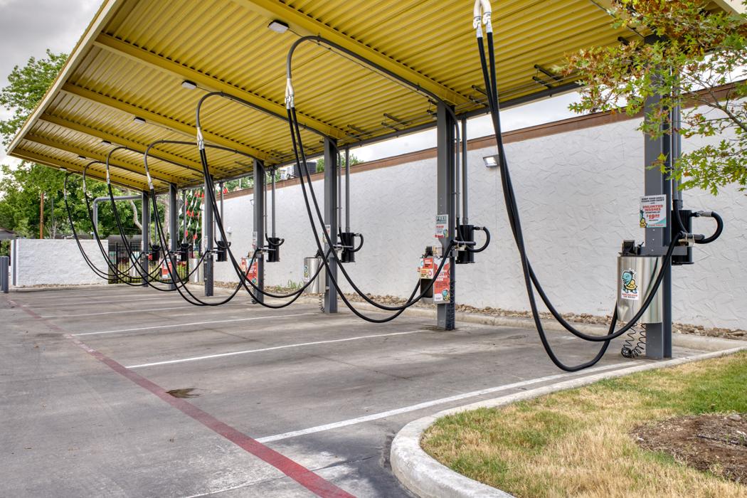 Suds Deluxe Car Wash