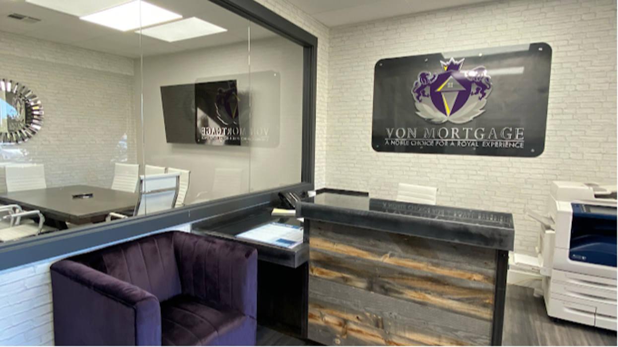 Von Mortgage Entrance & Conference Room