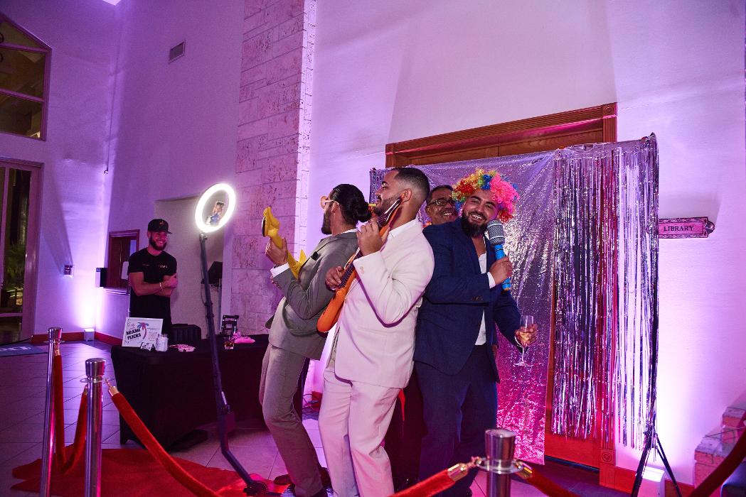 Miami Photo Booth Rentals | MiamiFlicks - Miami, FL