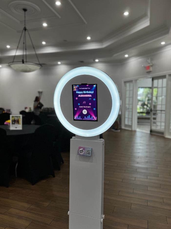 Miami Photo Booth Rentals | MiamiFlicks - Miami, FL
