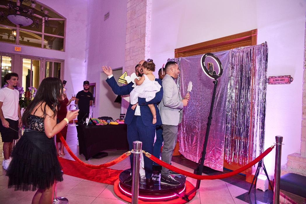 Miami Photo Booth Rentals | MiamiFlicks - Miami, FL