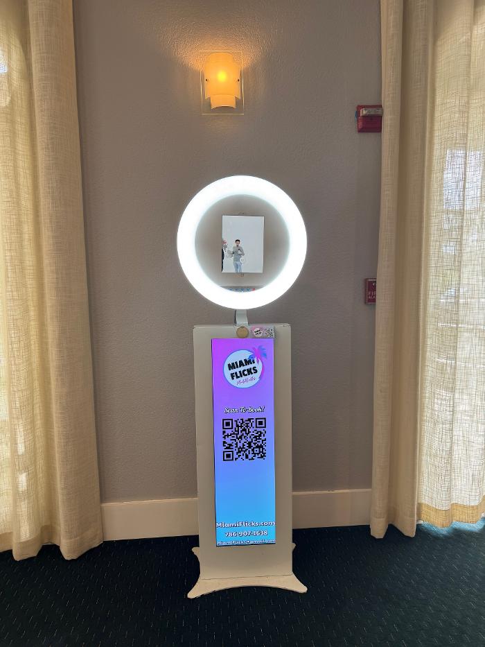 Miami Photo Booth Rentals | MiamiFlicks - Miami, FL