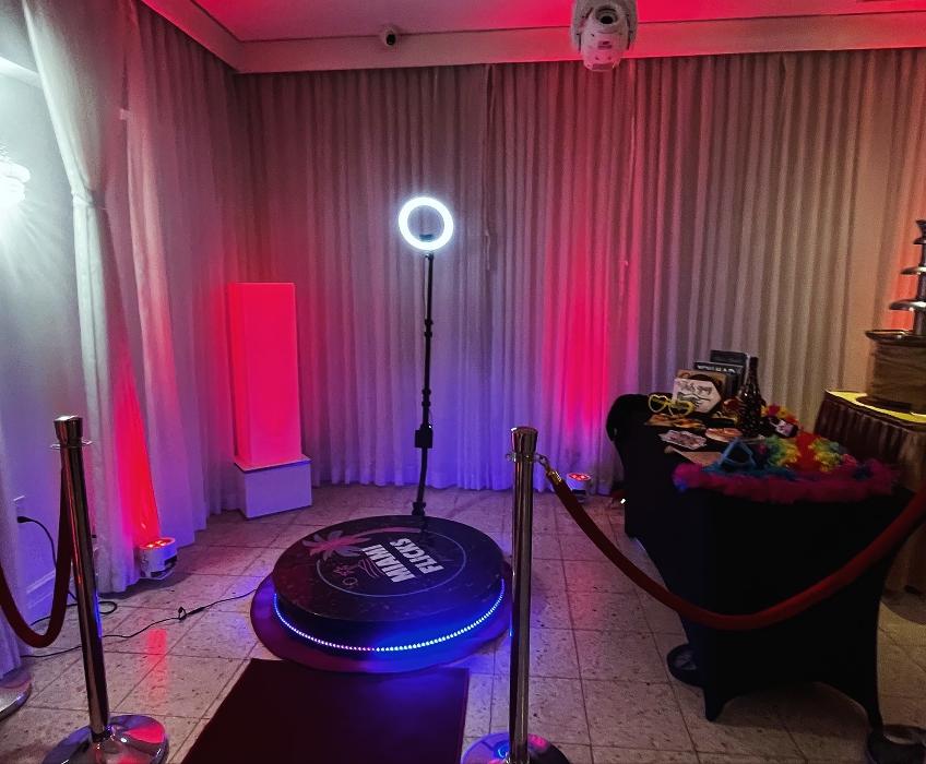 Miami Photo Booth Rentals | MiamiFlicks - Miami, FL