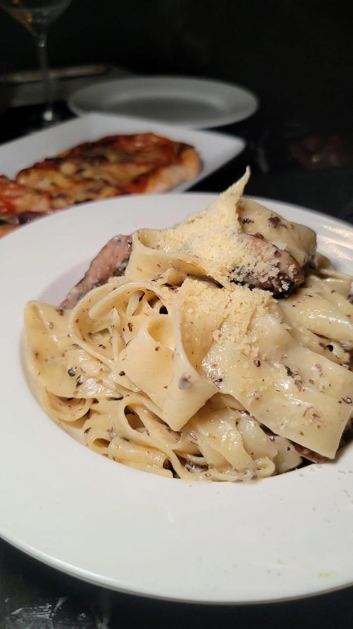 Barrel Wine & Cheese Wine Bar and Restaurant Image