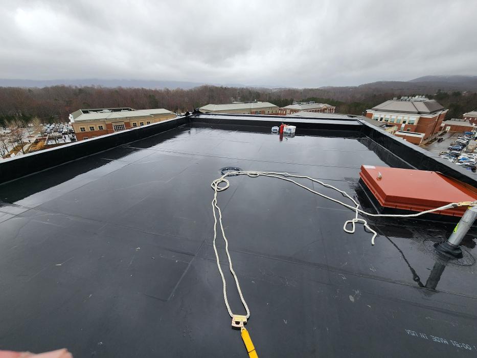 Skyline Roofing and Contracting Image