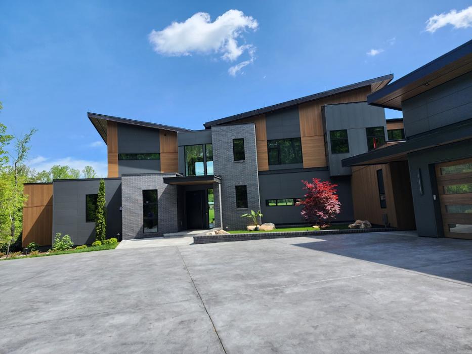 Skyline Roofing and Contracting Image