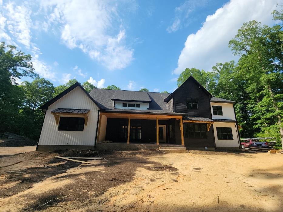 Skyline Roofing and Contracting Image