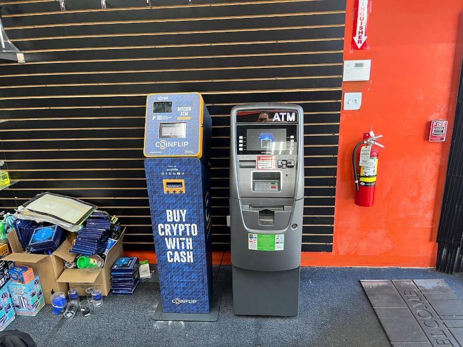 CoinFlip Bitcoin ATM - 92 Smoke &amp; Vape (Mount Prospect) Logo