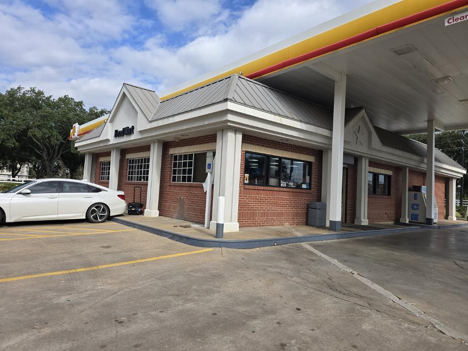 CoinFlip Bitcoin ATM - Checkout Food Stores 49 (Houston) Image