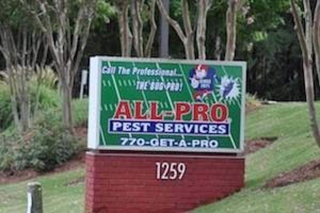 Peachtree Pest Control Logo