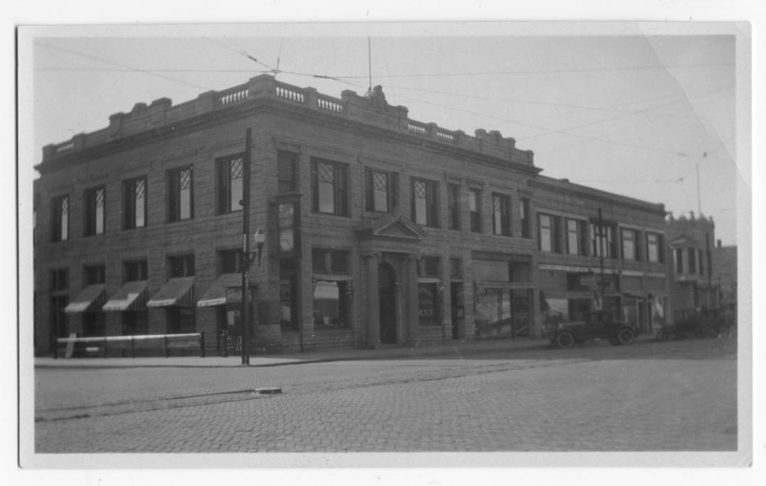 Central National Bank Logo