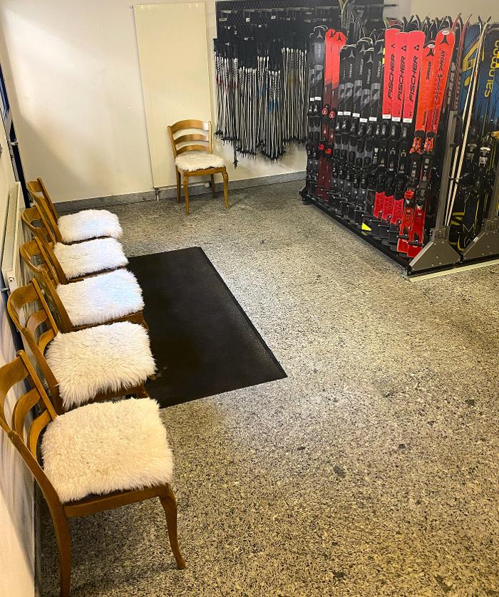 Burgener Ski Sport Vermietung Rent Saas Grund Saas Fee Saastal, Saastalstrasse in Saas-Grund