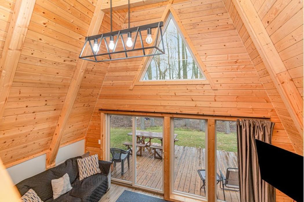 Lake Huron Cabin Rentals LLC - Au Gres, MI