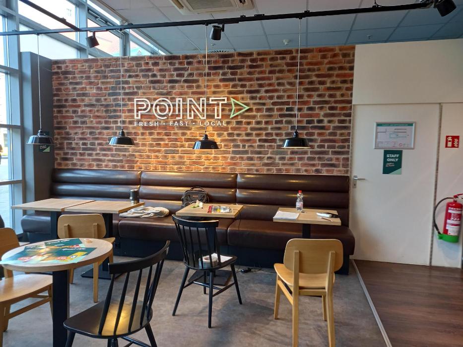 Point, Am Bahnhof Spandau in Berlin