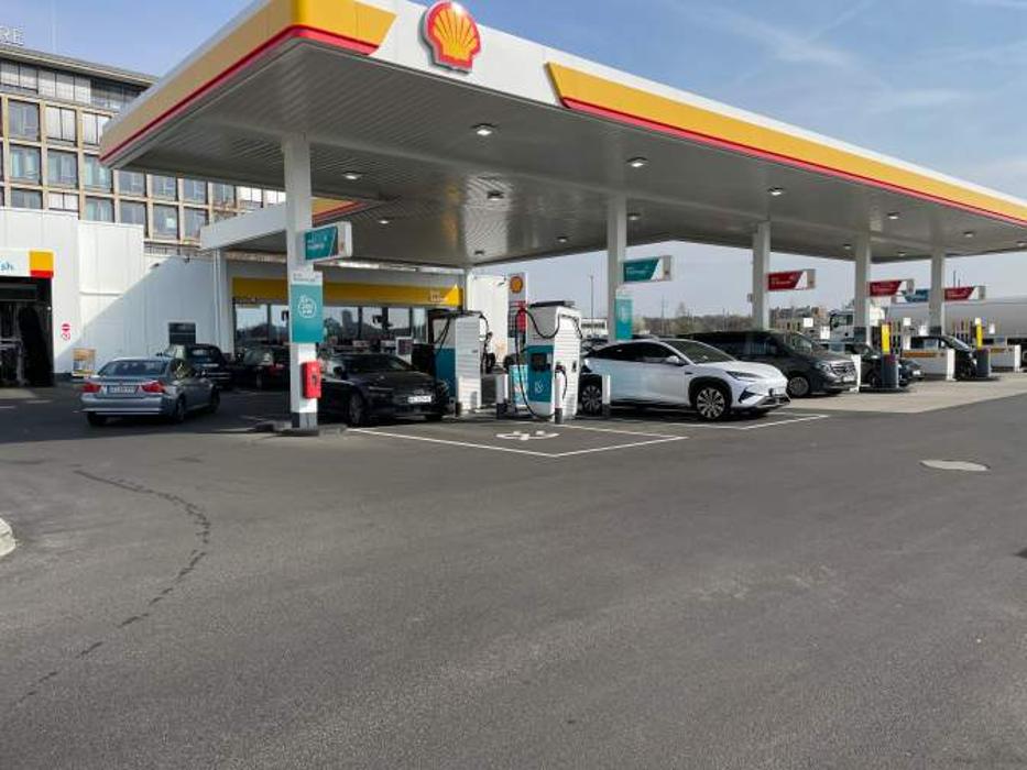 Shell Recharge Charging Station, Strahlenbergerstraße in Offenbach am Main