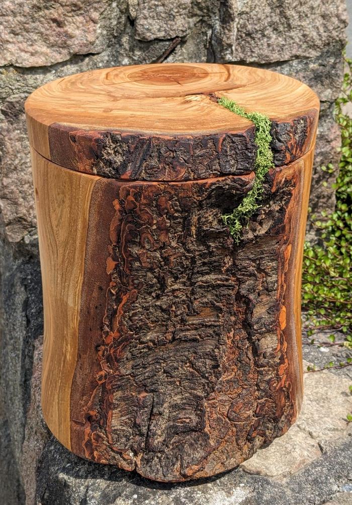 Holz-Urnen - Holzkunst und Gedenkobjekte susa-works in Wakendorf II