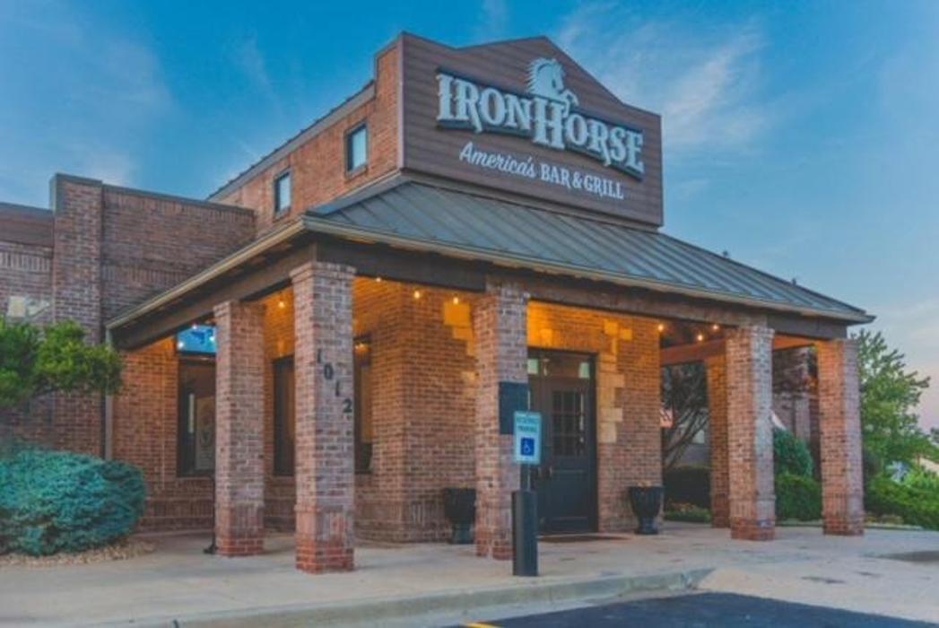 Iron Horse Bar & Grill - Lees Summit - Lees Summit, MO