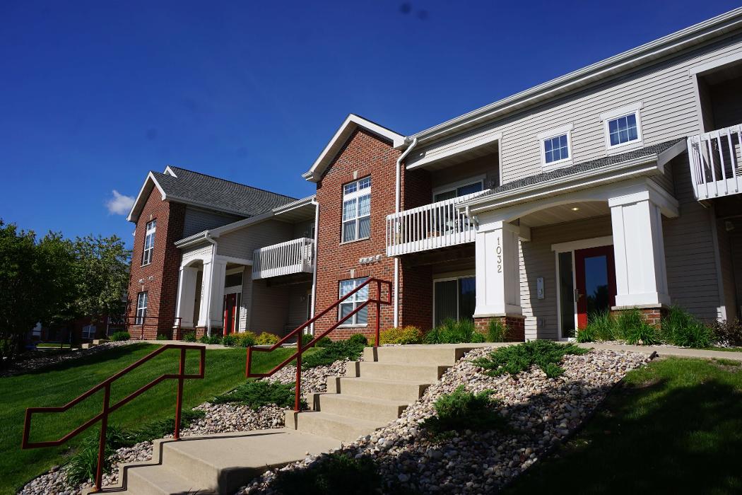 Silverstone Apartments Logo