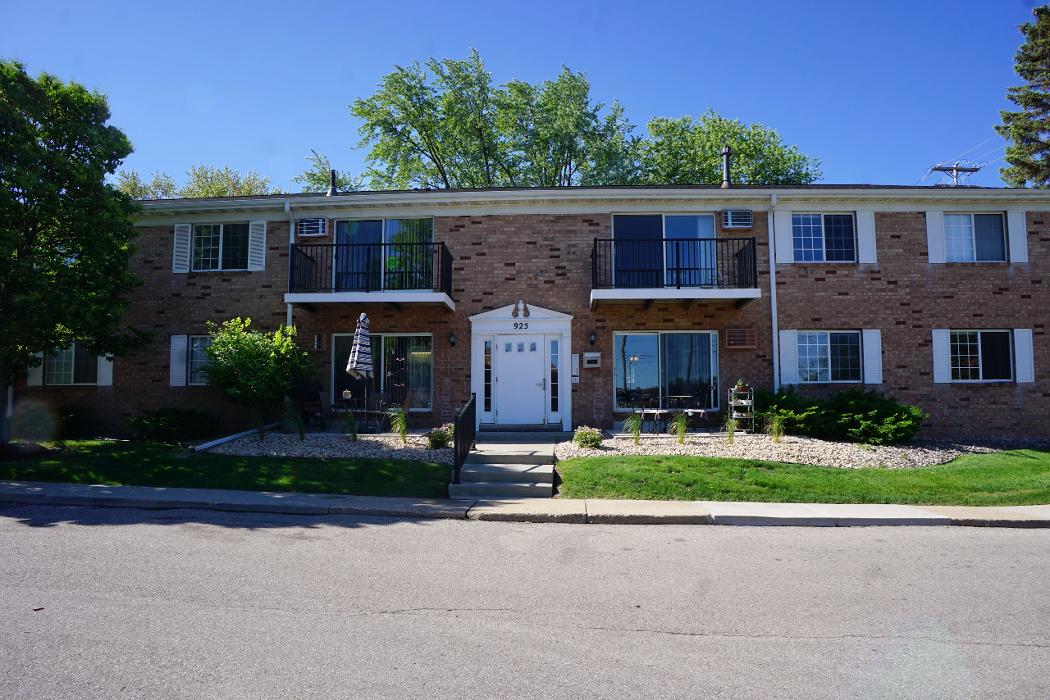 Lamplighter Apartments Image