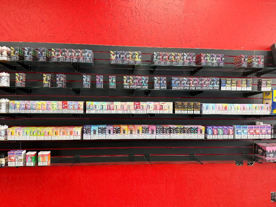Red Star Vapor & Smoke - Chandler, AZ
