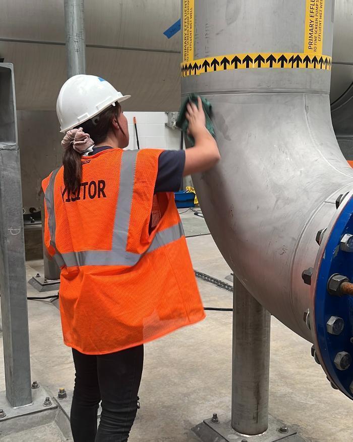 construction cleanup services for industrial and commercial spaces. construciton cleanup for rough cleaning before final construction phase
