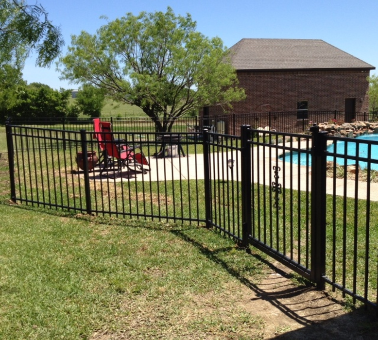 Buzz Custom Fence - Fort Worth Image