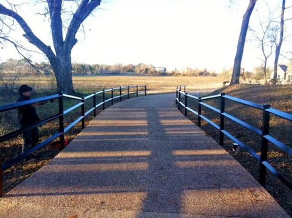 Buzz Custom Fence - Fort Worth Image