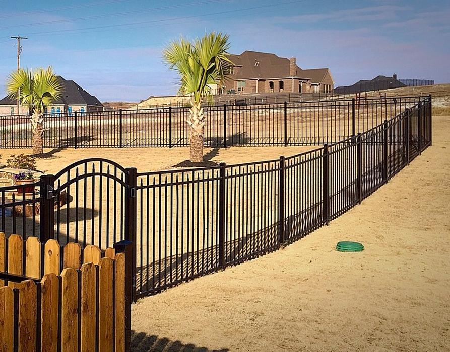 Buzz Custom Fence - Fort Worth Image