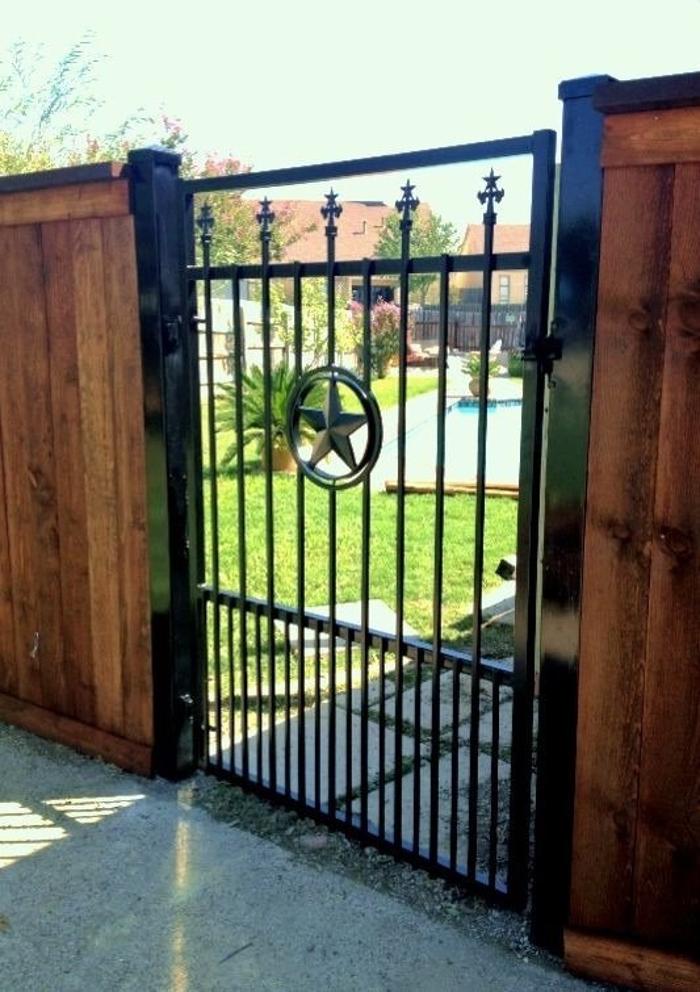 Buzz Custom Fence Image