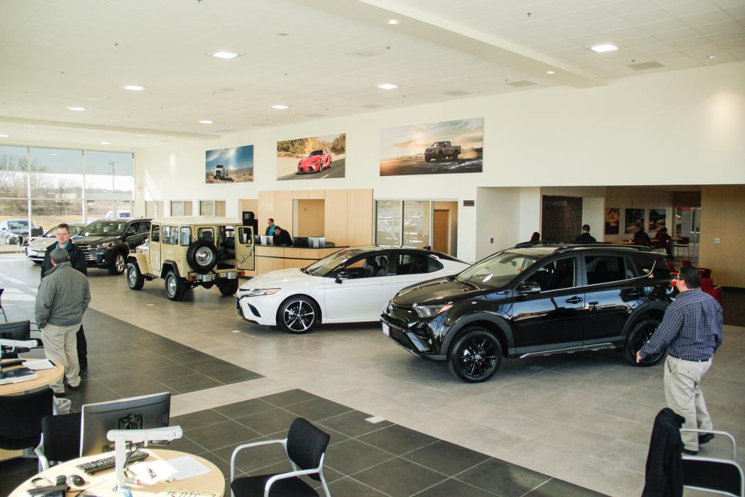 Sam Leman Toyota Bloomington Logo