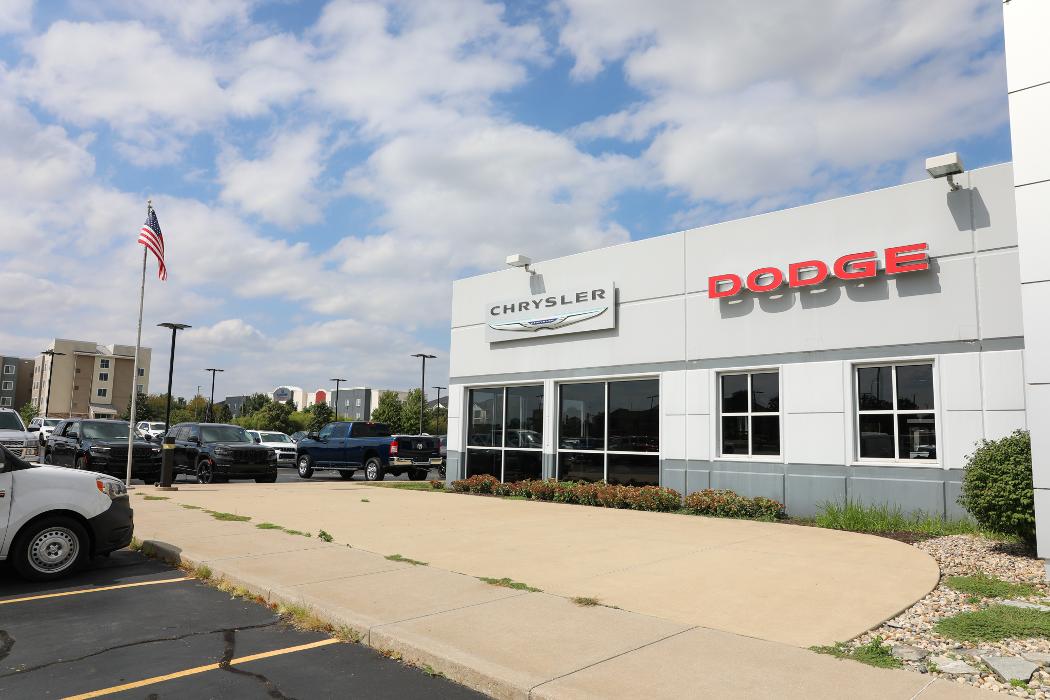Sam Leman Chrysler Dodge Jeep Ram of Champaign Image