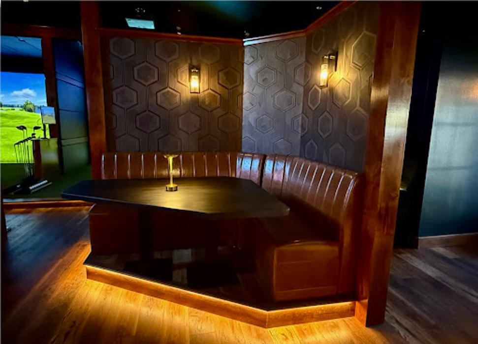 Stingers Golf Lounge - Bar & Simulators - Zephyr Cove, NV