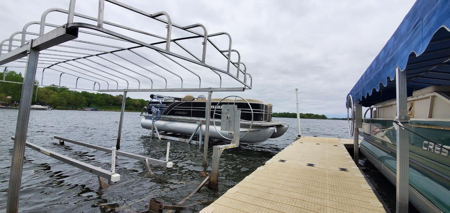 Your Boat Club Madison Lake Logo
