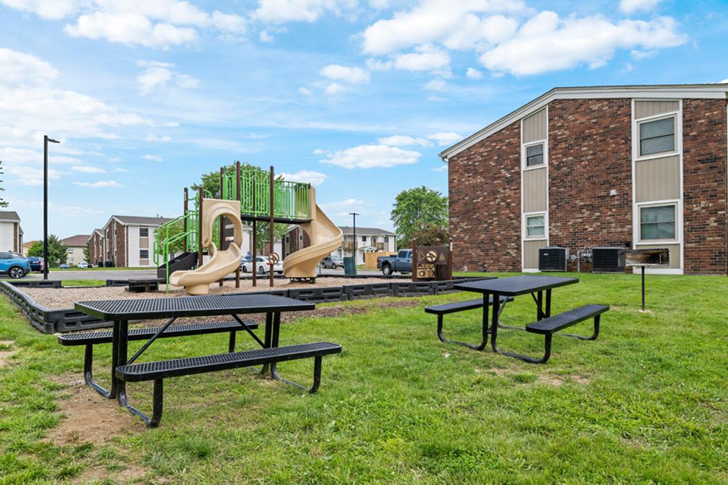 Franklin Cove Apartments - Franklin, IN