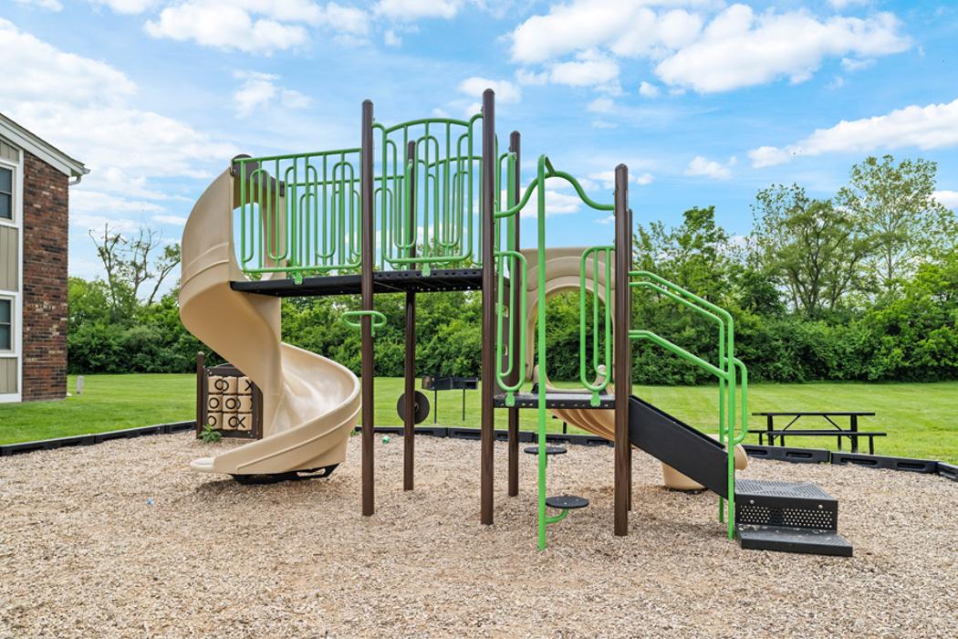 Franklin Cove Apartments - Franklin, IN