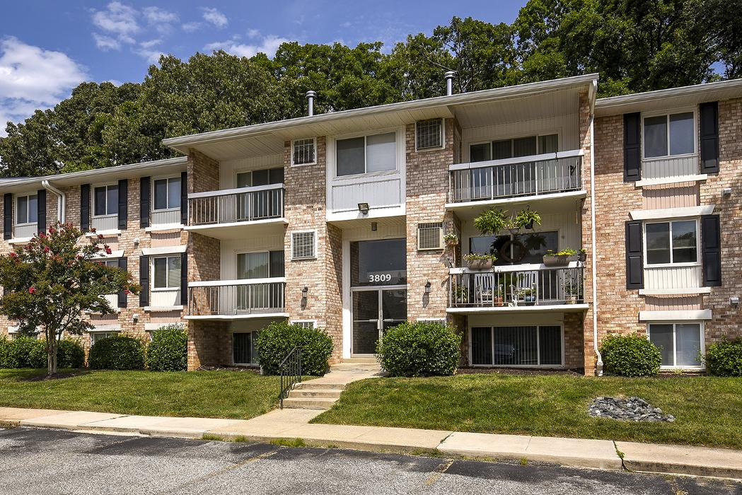 Chesapeake Village Apartments - Middle River, MD