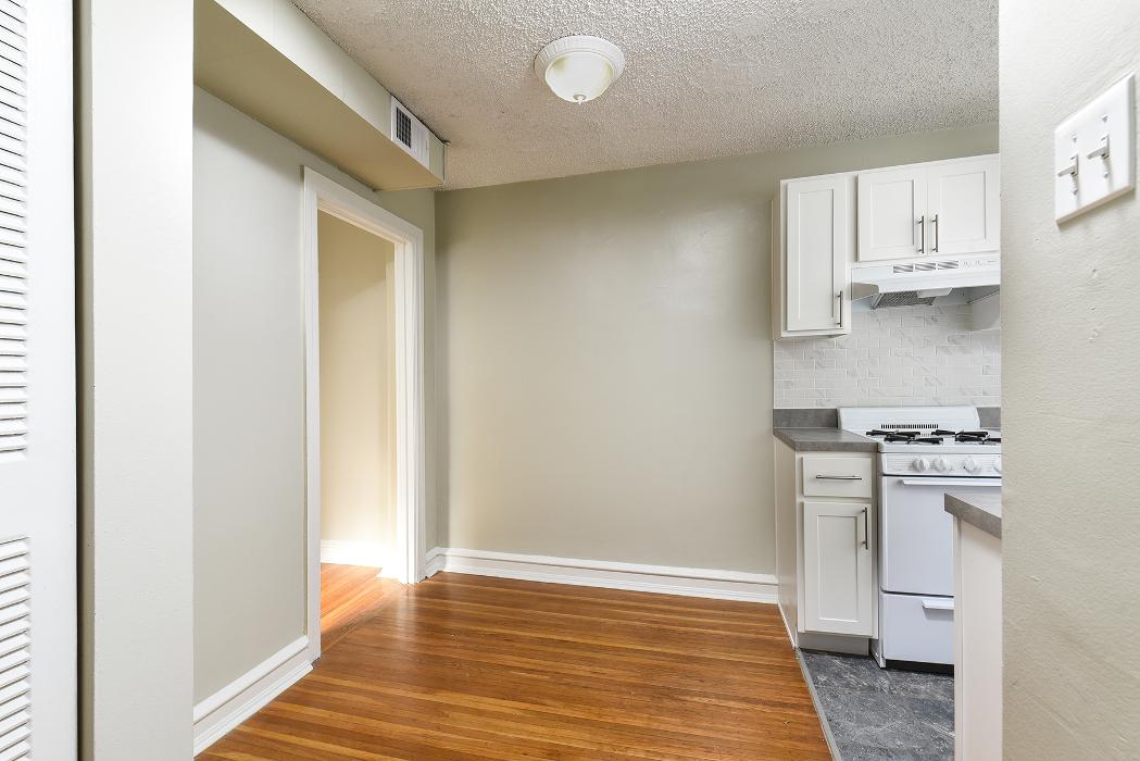 Suburban Court Apartments - Ardmore, PA