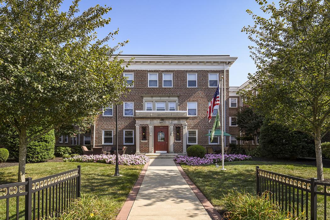 Suburban Court Apartments - Ardmore, PA