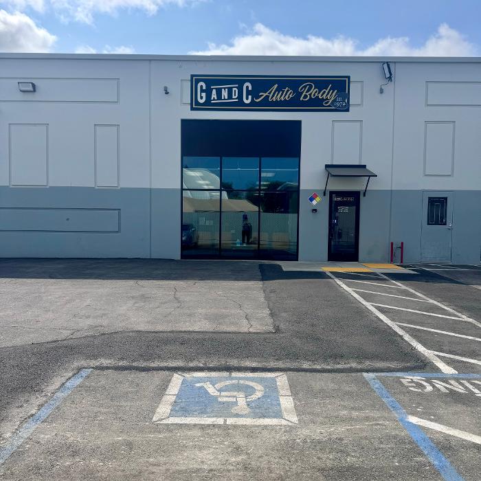 G &amp; C Auto Body Logo