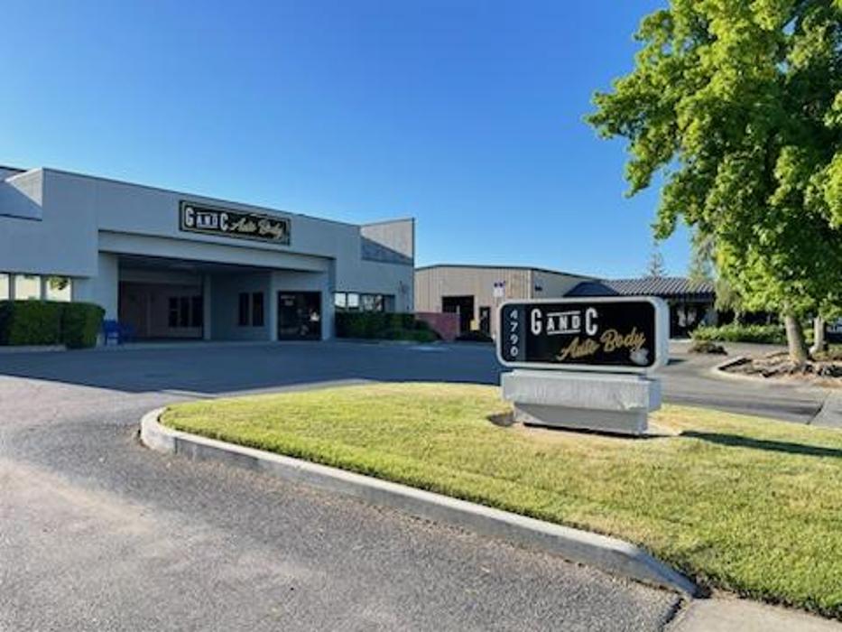 G &amp; C Auto Body Logo