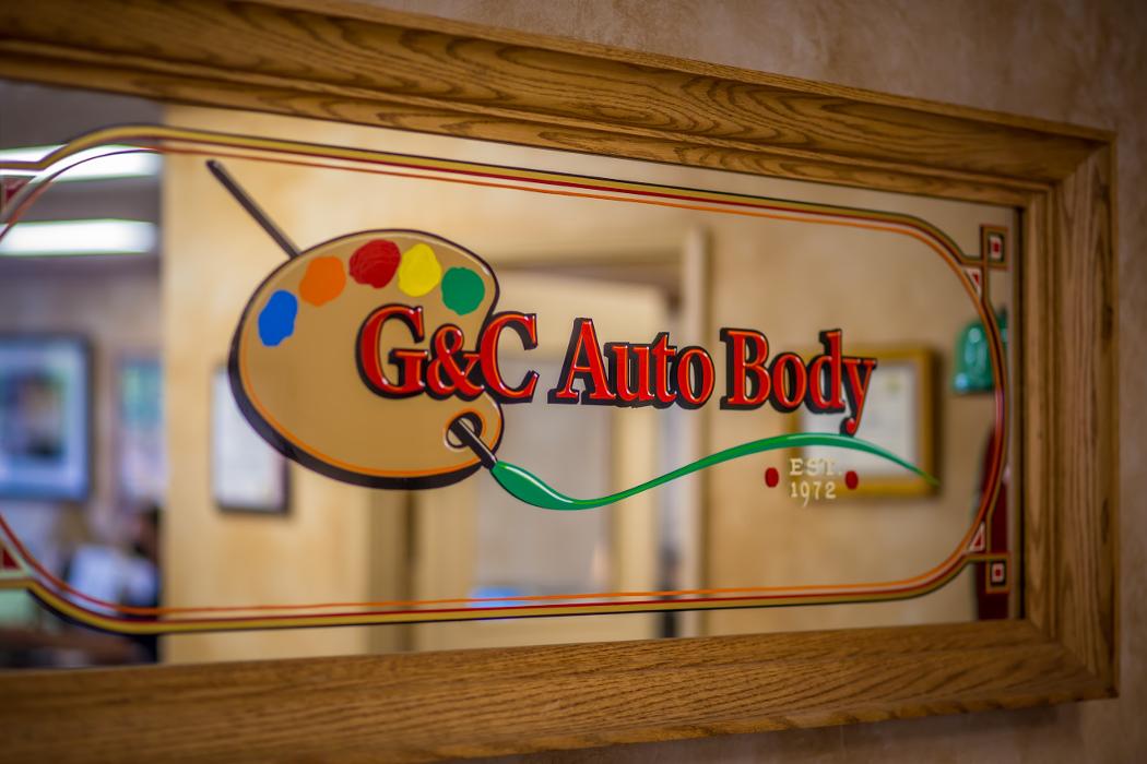 G &amp; C Auto Body, Inc. Logo