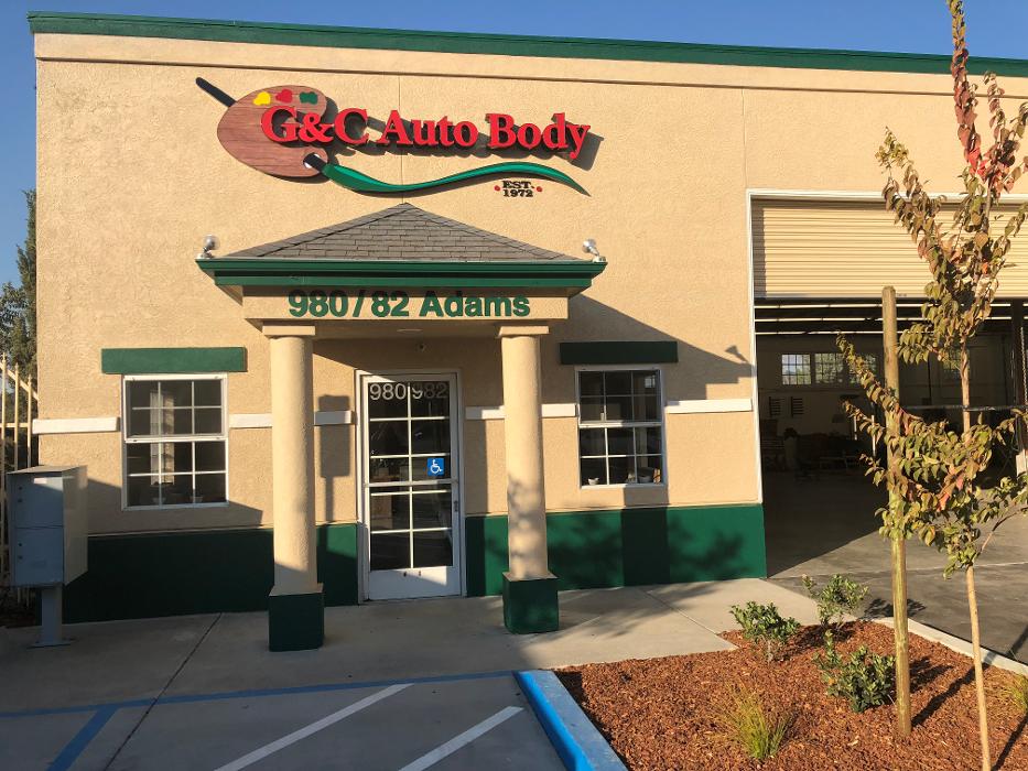 G &amp; C Auto Body Logo