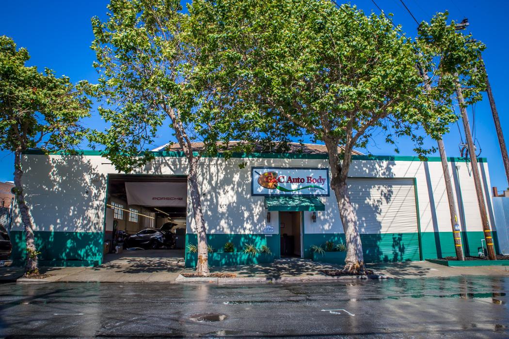 G&amp;C Auto Body Logo