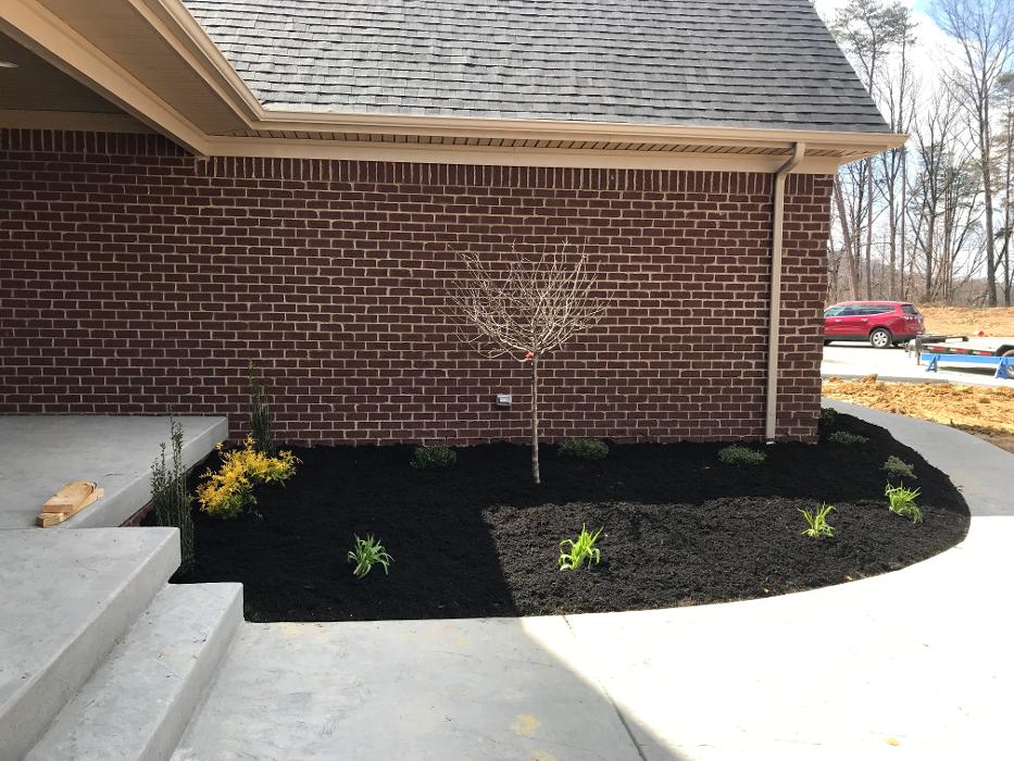 Lamb's Lawn Service & Landscaping LLC Image