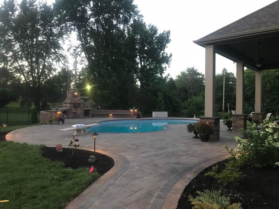 Lamb's Lawn Service & Landscaping LLC Image