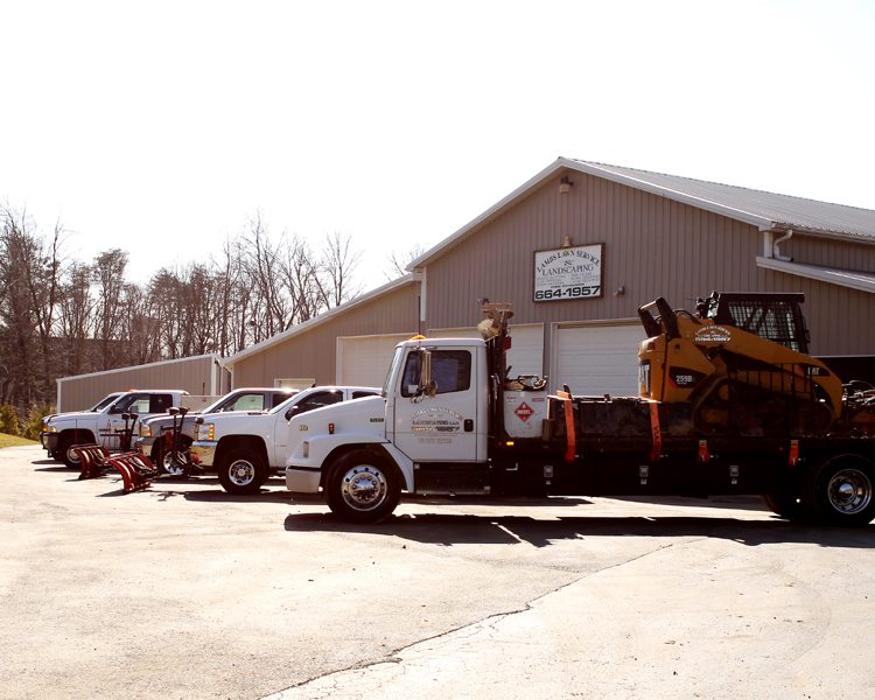 Lamb's Lawn Service & Landscaping LLC Image